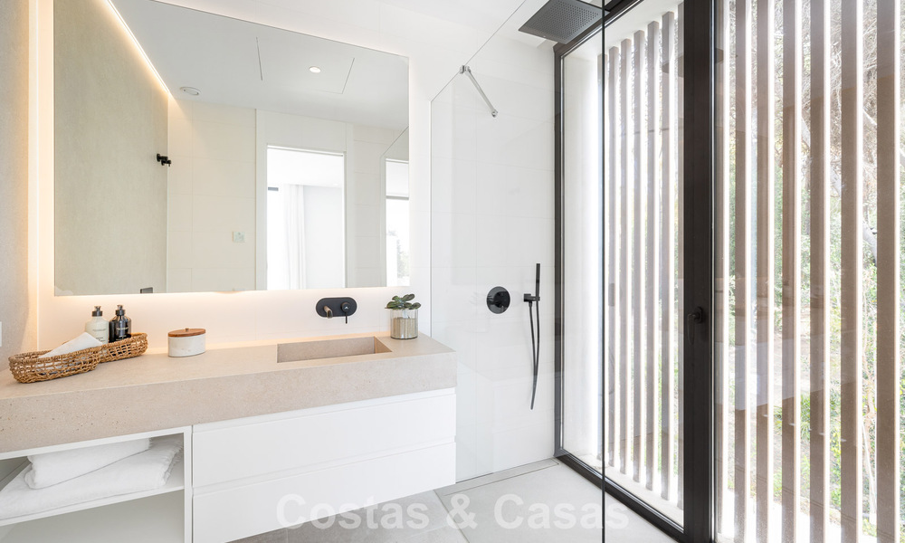 Villa contemporaine à vendre à quelques pas de la plage et des commodités à Marbella centre 783520