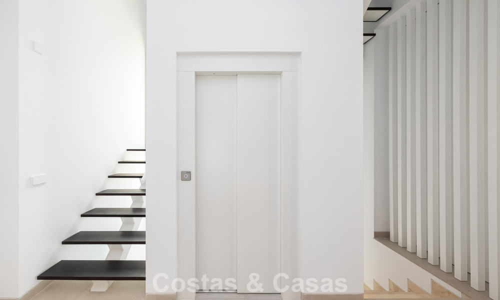 Villa contemporaine à vendre à quelques pas de la plage et des commodités à Marbella centre 783525