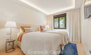 Maison de ville de style méditerranéen luxueusement rénovée à vendre en front de mer sur le Golden Mile de Marbella 782801 