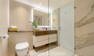 Maison de ville de style méditerranéen luxueusement rénovée à vendre en front de mer sur le Golden Mile de Marbella 782802 