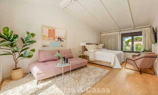 Maison de ville de style méditerranéen luxueusement rénovée à vendre en front de mer sur le Golden Mile de Marbella 782804 