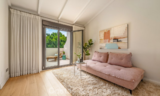 Maison de ville de style méditerranéen luxueusement rénovée à vendre en front de mer sur le Golden Mile de Marbella 782805 