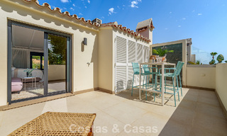 Maison de ville de style méditerranéen luxueusement rénovée à vendre en front de mer sur le Golden Mile de Marbella 782808 