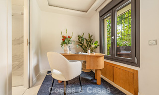 Maison de ville de style méditerranéen luxueusement rénovée à vendre en front de mer sur le Golden Mile de Marbella 782810 