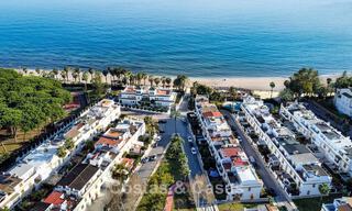Maison de ville de style méditerranéen luxueusement rénovée à vendre en front de mer sur le Golden Mile de Marbella 782811 