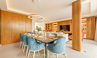 Maison de ville de style méditerranéen luxueusement rénovée à vendre en front de mer sur le Golden Mile de Marbella 782817 