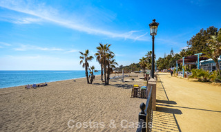 Maisons de villes de style méditerranéen à vendre en front de mer sur le Golden Mile de Marbella 792330 