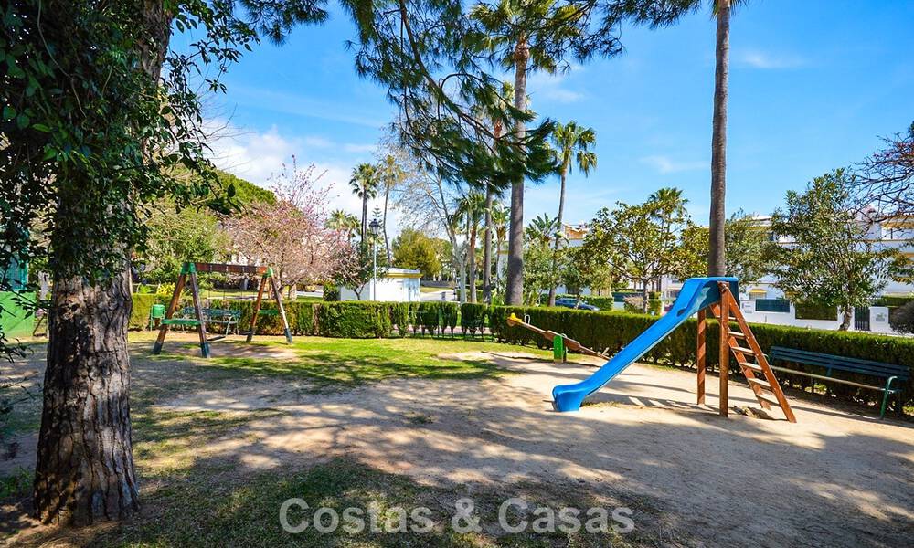 Maisons de villes de style méditerranéen à vendre en front de mer sur le Golden Mile de Marbella 792333