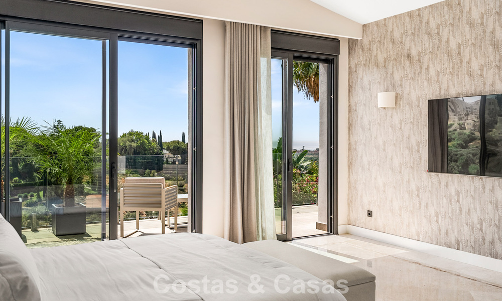 Villa en première ligne de golf avec vue sur le golf et la mer à vendre dans le complexe de golf 5* de Marbella - Benahavis 783376