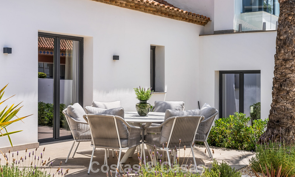 Villa en première ligne de golf avec vue sur le golf et la mer à vendre dans le complexe de golf 5* de Marbella - Benahavis 783385