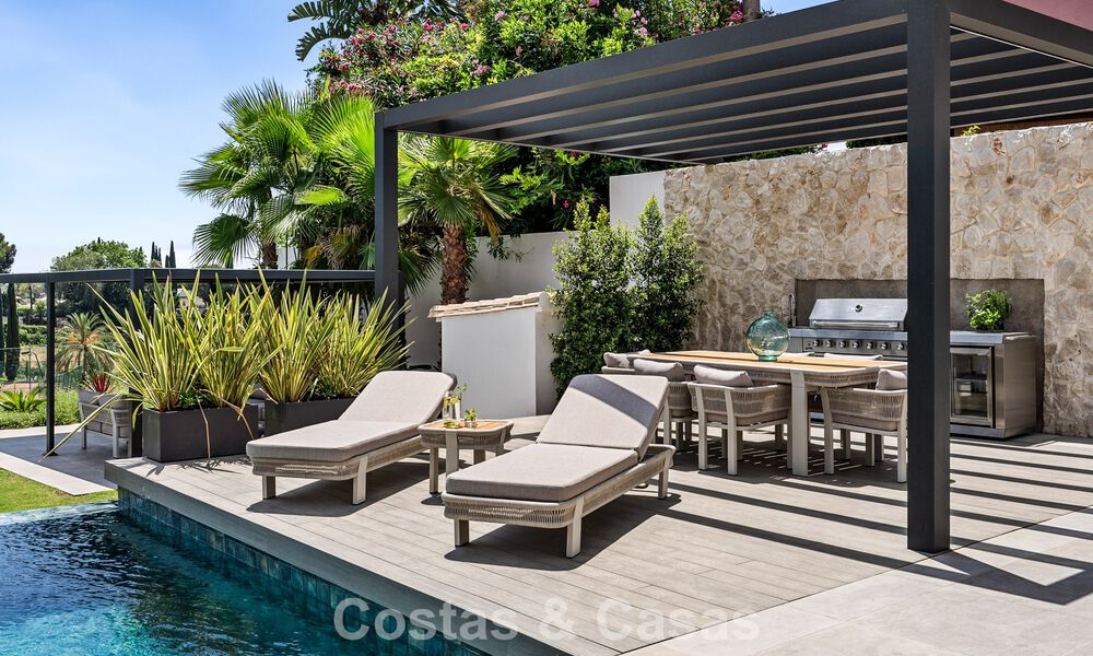 Villa en première ligne de golf avec vue sur le golf et la mer à vendre dans le complexe de golf 5* de Marbella - Benahavis 783386