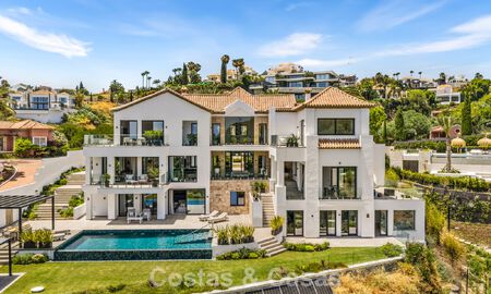 Villa en première ligne de golf avec vue sur le golf et la mer à vendre dans le complexe de golf 5* de Marbella - Benahavis 783395
