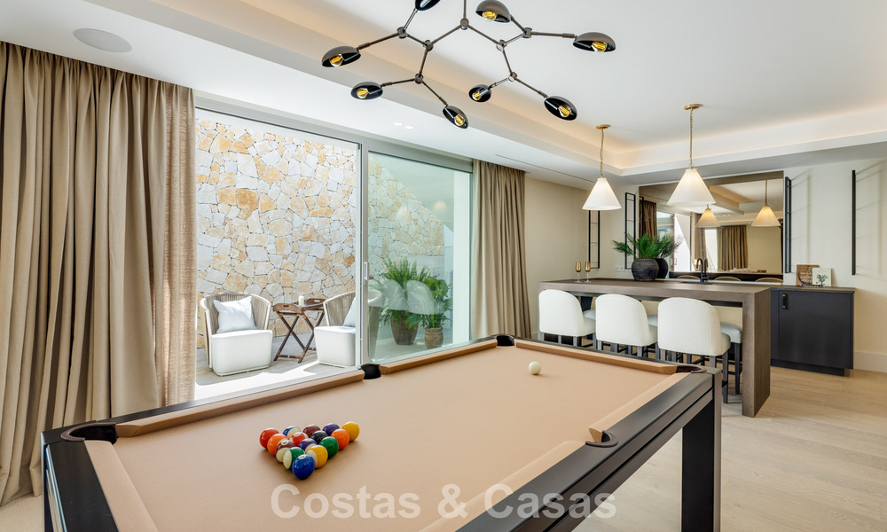 Impressionnante villa de luxe avec court de tennis en gazon à vendre, proche des commodités, sur le Golden Mile de Marbella 782696