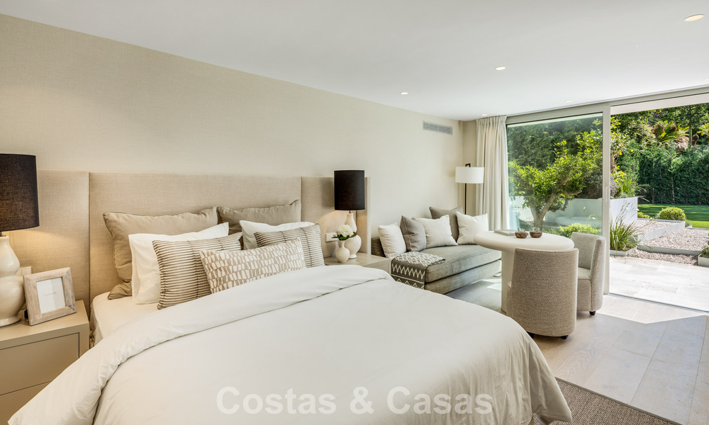 Impressionnante villa de luxe avec court de tennis en gazon à vendre, proche des commodités, sur le Golden Mile de Marbella 782701