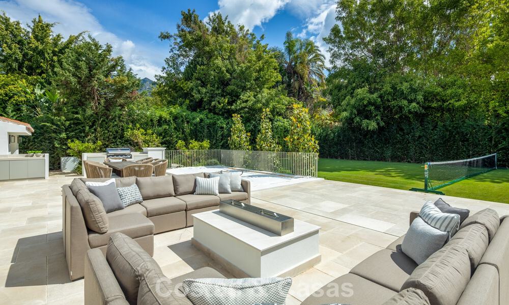 Impressionnante villa de luxe avec court de tennis en gazon à vendre, proche des commodités, sur le Golden Mile de Marbella 782702
