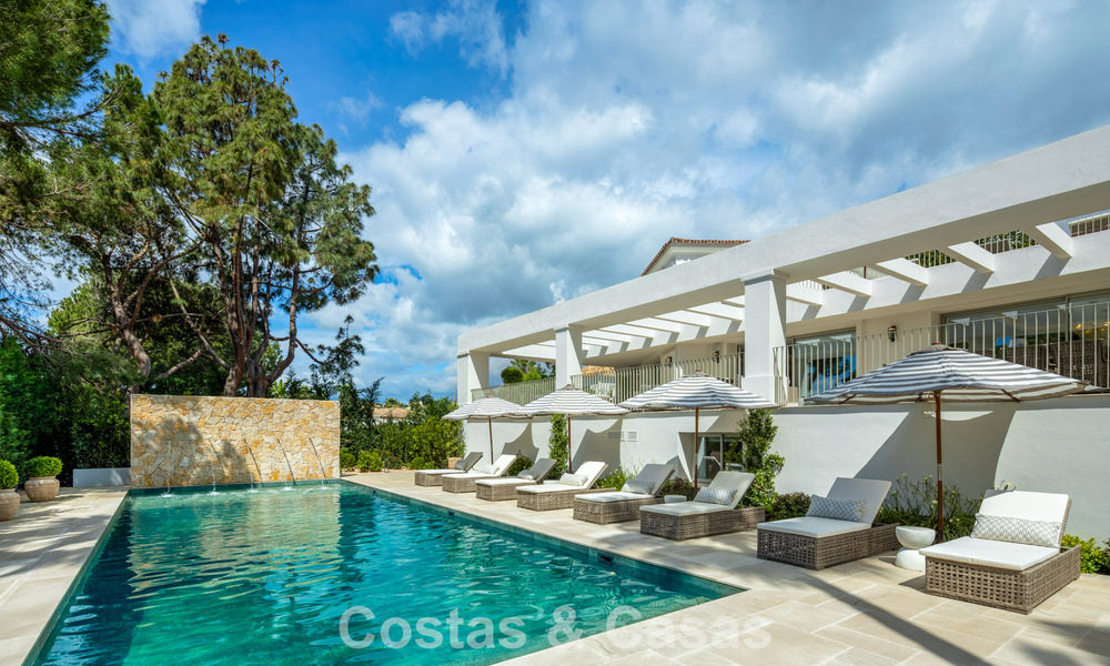 Impressionnante villa de luxe avec court de tennis en gazon à vendre, proche des commodités, sur le Golden Mile de Marbella 782703