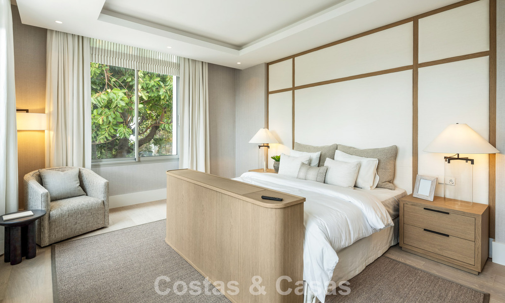 Impressionnante villa de luxe avec court de tennis en gazon à vendre, proche des commodités, sur le Golden Mile de Marbella 782716