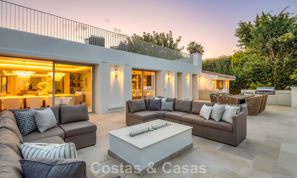 Impressionnante villa de luxe avec court de tennis en gazon à vendre, proche des commodités, sur le Golden Mile de Marbella 782721