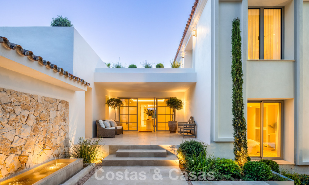 Impressionnante villa de luxe avec court de tennis en gazon à vendre, proche des commodités, sur le Golden Mile de Marbella 782722