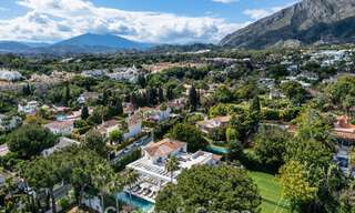 Impressionnante villa de luxe avec court de tennis en gazon à vendre, proche des commodités, sur le Golden Mile de Marbella 782725 
