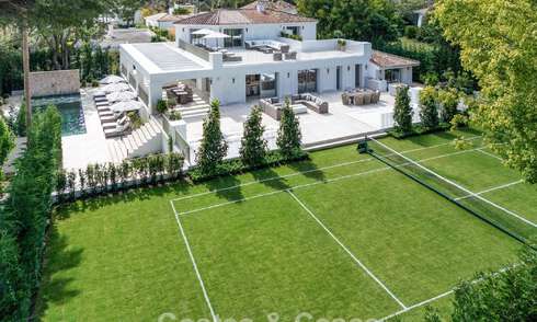 Impressionnante villa de luxe avec court de tennis en gazon à vendre, proche des commodités, sur le Golden Mile de Marbella 782726