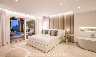 Appartement modernisé et de haute qualité en bord de mer avec vue sur la mer, jardin et piscine privés, Marbella - Estepona 782606 