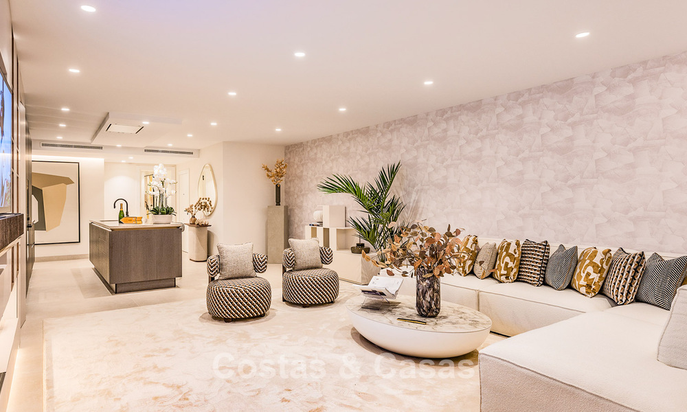 Appartement modernisé et de haute qualité en bord de mer avec vue sur la mer, jardin et piscine privés, Marbella - Estepona 782607