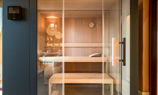 Appartement modernisé et de haute qualité en bord de mer avec vue sur la mer, jardin et piscine privés, Marbella - Estepona 782611 