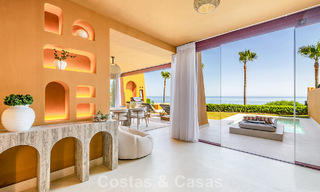 Appartement modernisé et de haute qualité en bord de mer avec vue sur la mer, jardin et piscine privés, Marbella - Estepona 782622 