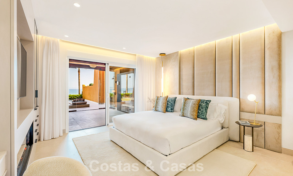 Appartement modernisé et de haute qualité en bord de mer avec vue sur la mer, jardin et piscine privés, Marbella - Estepona 782630