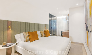 Appartement modernisé et de haute qualité en bord de mer avec vue sur la mer, jardin et piscine privés, Marbella - Estepona 782631 