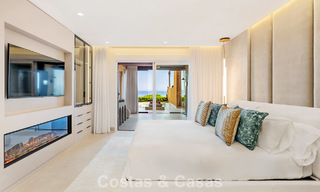 Appartement modernisé et de haute qualité en bord de mer avec vue sur la mer, jardin et piscine privés, Marbella - Estepona 782632 