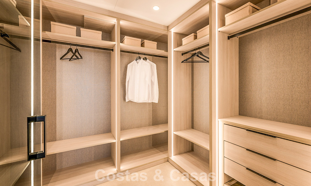 Appartement modernisé et de haute qualité en bord de mer avec vue sur la mer, jardin et piscine privés, Marbella - Estepona 782639