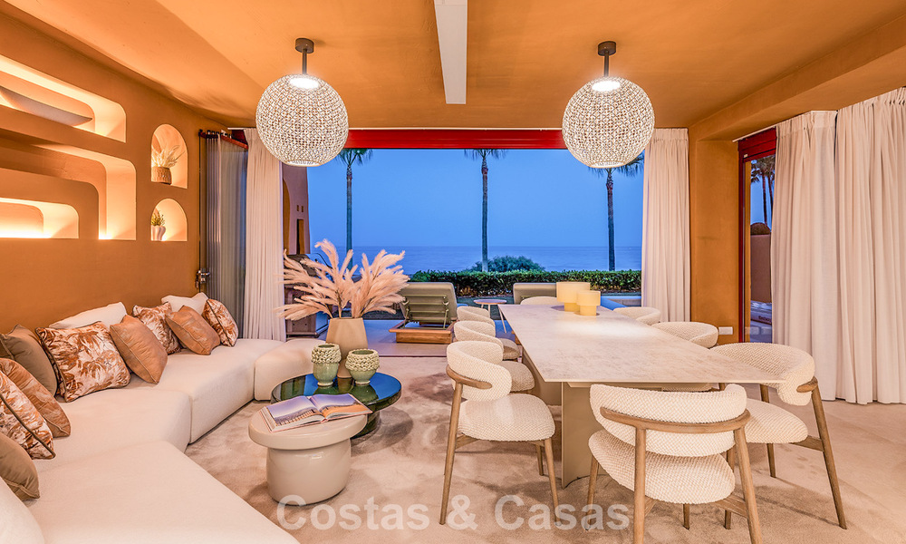 Appartement modernisé et de haute qualité en bord de mer avec vue sur la mer, jardin et piscine privés, Marbella - Estepona 782642