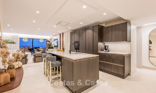 Appartement modernisé et de haute qualité en bord de mer avec vue sur la mer, jardin et piscine privés, Marbella - Estepona 782660 