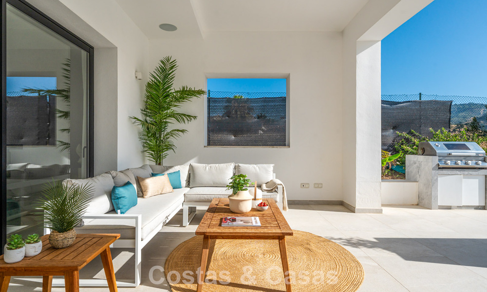 Villa de style méditerranéen moderne en première ligne de golf à vendre à Elviria, à l'est du centre de Marbella 783004
