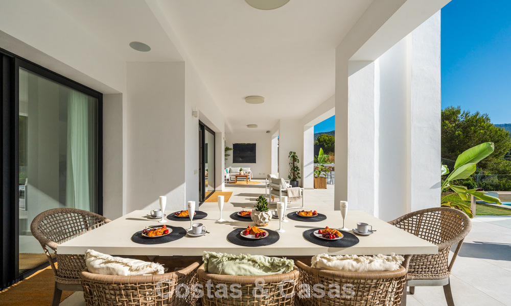 Villa de style méditerranéen moderne en première ligne de golf à vendre à Elviria, à l'est du centre de Marbella 783007