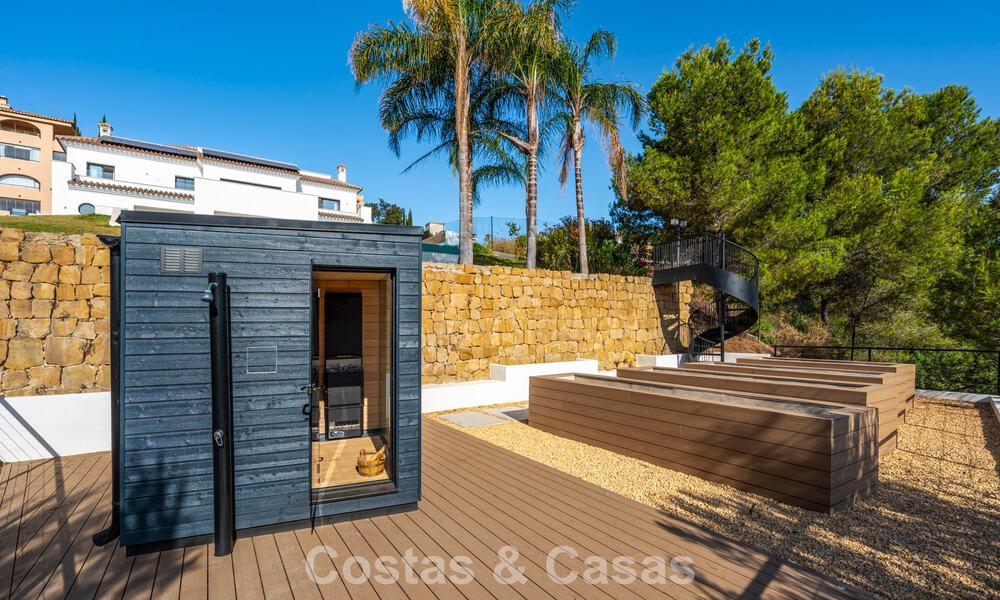Villa de style méditerranéen moderne en première ligne de golf à vendre à Elviria, à l'est du centre de Marbella 783010