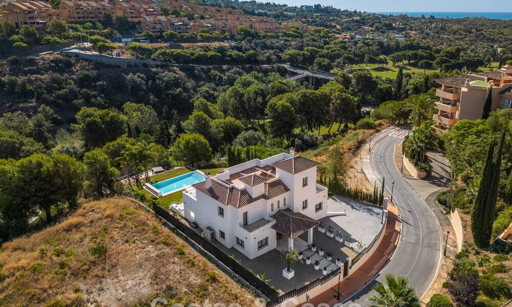 Villa de style méditerranéen moderne en première ligne de golf à vendre à Elviria, à l'est du centre de Marbella 783015