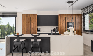 Villa de style méditerranéen moderne en première ligne de golf à vendre à Elviria, à l'est du centre de Marbella 783016 