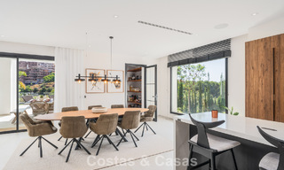 Villa de style méditerranéen moderne en première ligne de golf à vendre à Elviria, à l'est du centre de Marbella 783018 