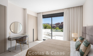 Villa de style méditerranéen moderne en première ligne de golf à vendre à Elviria, à l'est du centre de Marbella 783026 