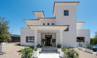 Villa de style méditerranéen moderne en première ligne de golf à vendre à Elviria, à l'est du centre de Marbella 783029 