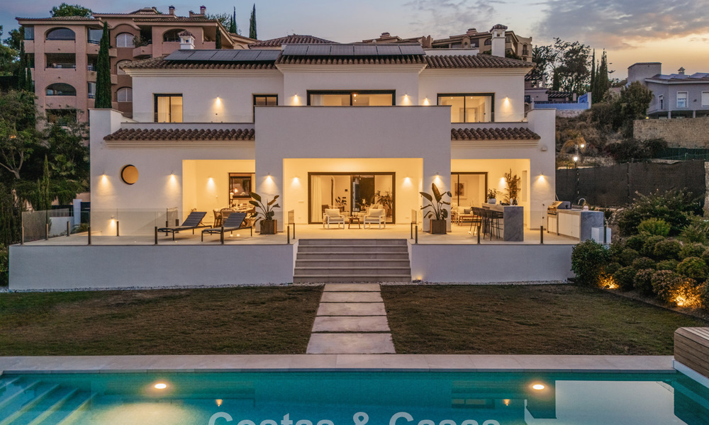 Villa de style méditerranéen moderne en première ligne de golf à vendre à Elviria, à l'est du centre de Marbella 783033