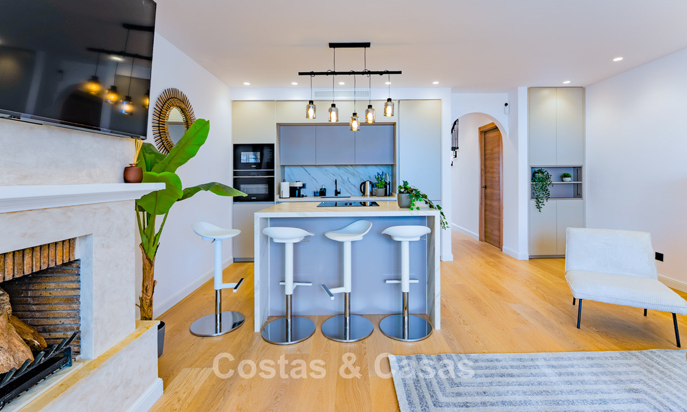 Spacieuse maison de ville de 3 chambres, prête à emménager, avec vue sur le golf et la mer, à vendre à Marbella - Benahavis 782971