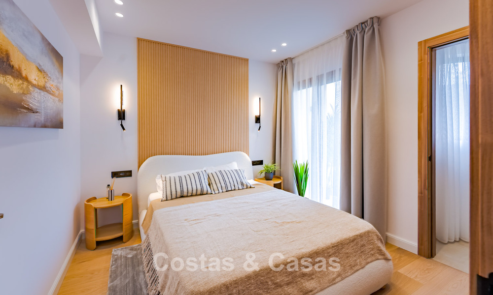 Spacieuse maison de ville de 3 chambres, prête à emménager, avec vue sur le golf et la mer, à vendre à Marbella - Benahavis 782975