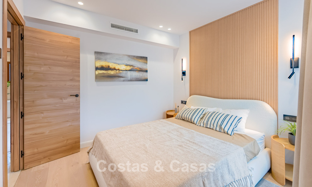 Spacieuse maison de ville de 3 chambres, prête à emménager, avec vue sur le golf et la mer, à vendre à Marbella - Benahavis 782976