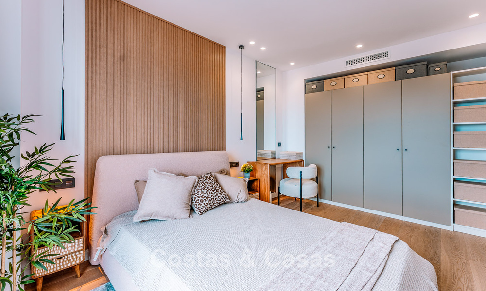 Spacieuse maison de ville de 3 chambres, prête à emménager, avec vue sur le golf et la mer, à vendre à Marbella - Benahavis 782981