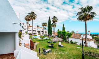 Spacieuse maison de ville de 3 chambres, prête à emménager, avec vue sur le golf et la mer, à vendre à Marbella - Benahavis 782987 