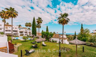 Spacieuse maison de ville de 3 chambres, prête à emménager, avec vue sur le golf et la mer, à vendre à Marbella - Benahavis 782988 